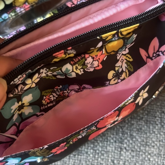 Lesportsac clutch Hawaii exclusive black floral NWT - Picture 6 of 9
